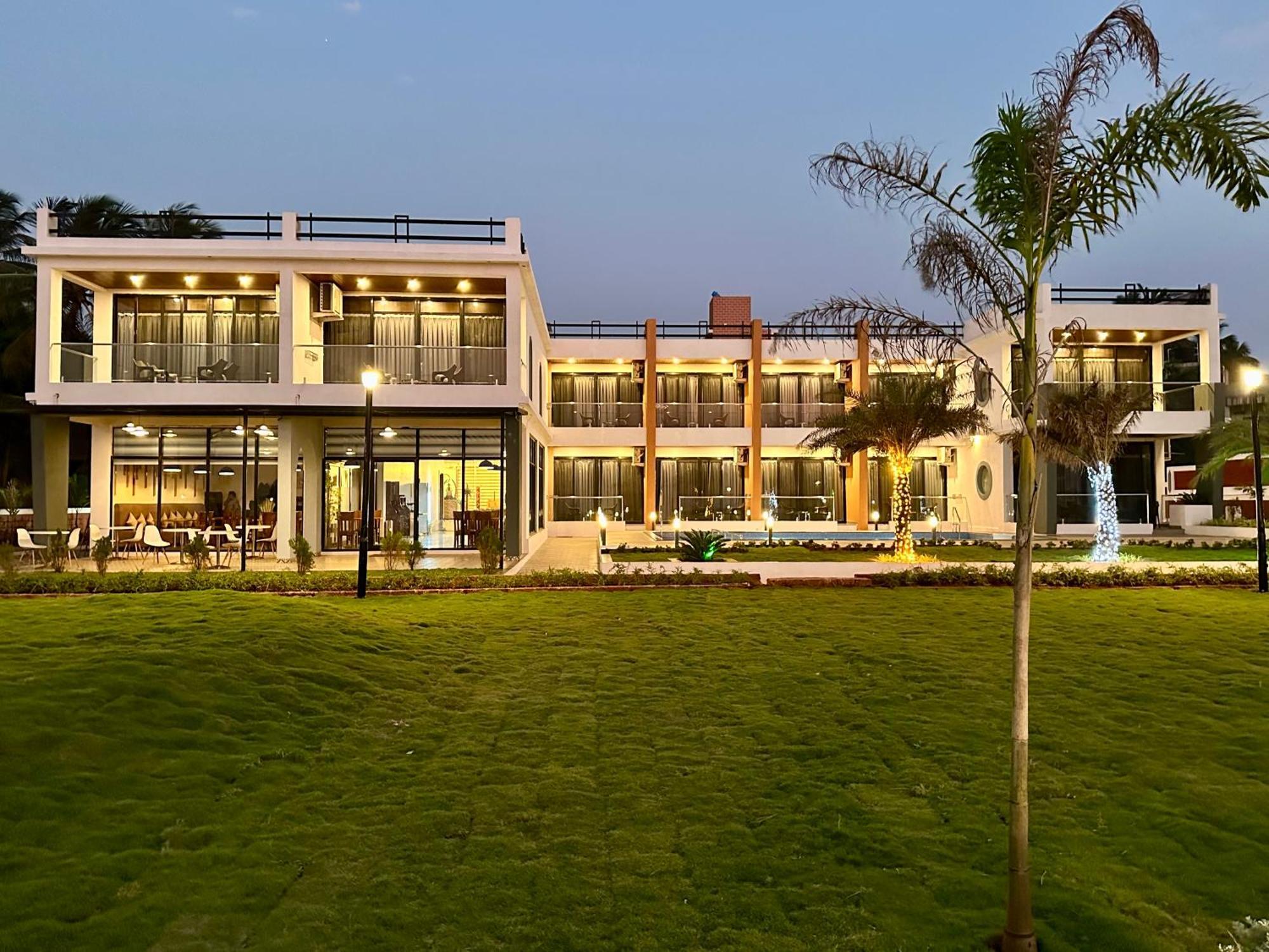 Aqualina Hotel Bhogwe Exterior foto
