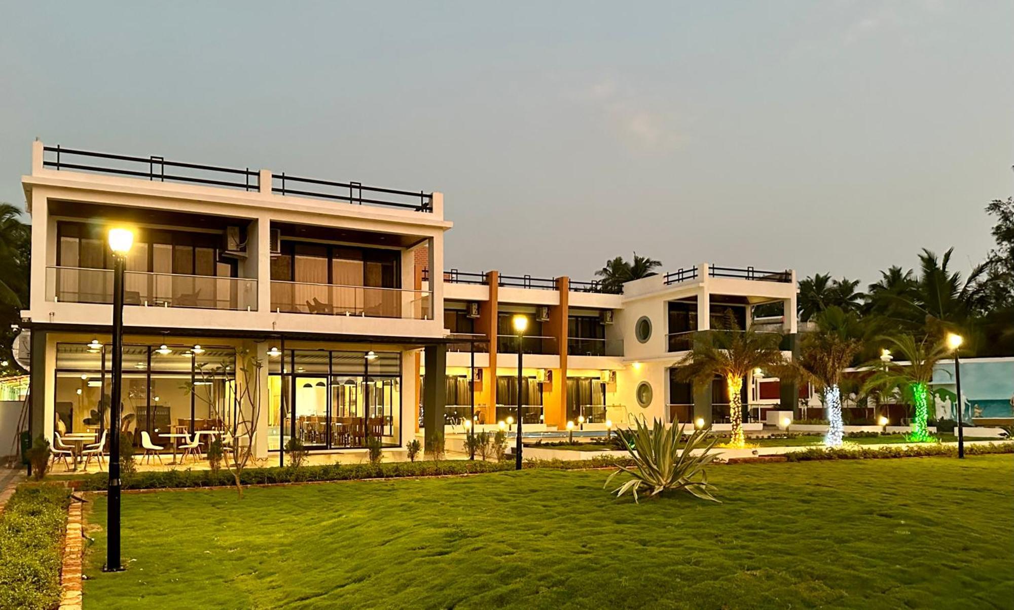 Aqualina Hotel Bhogwe Exterior foto