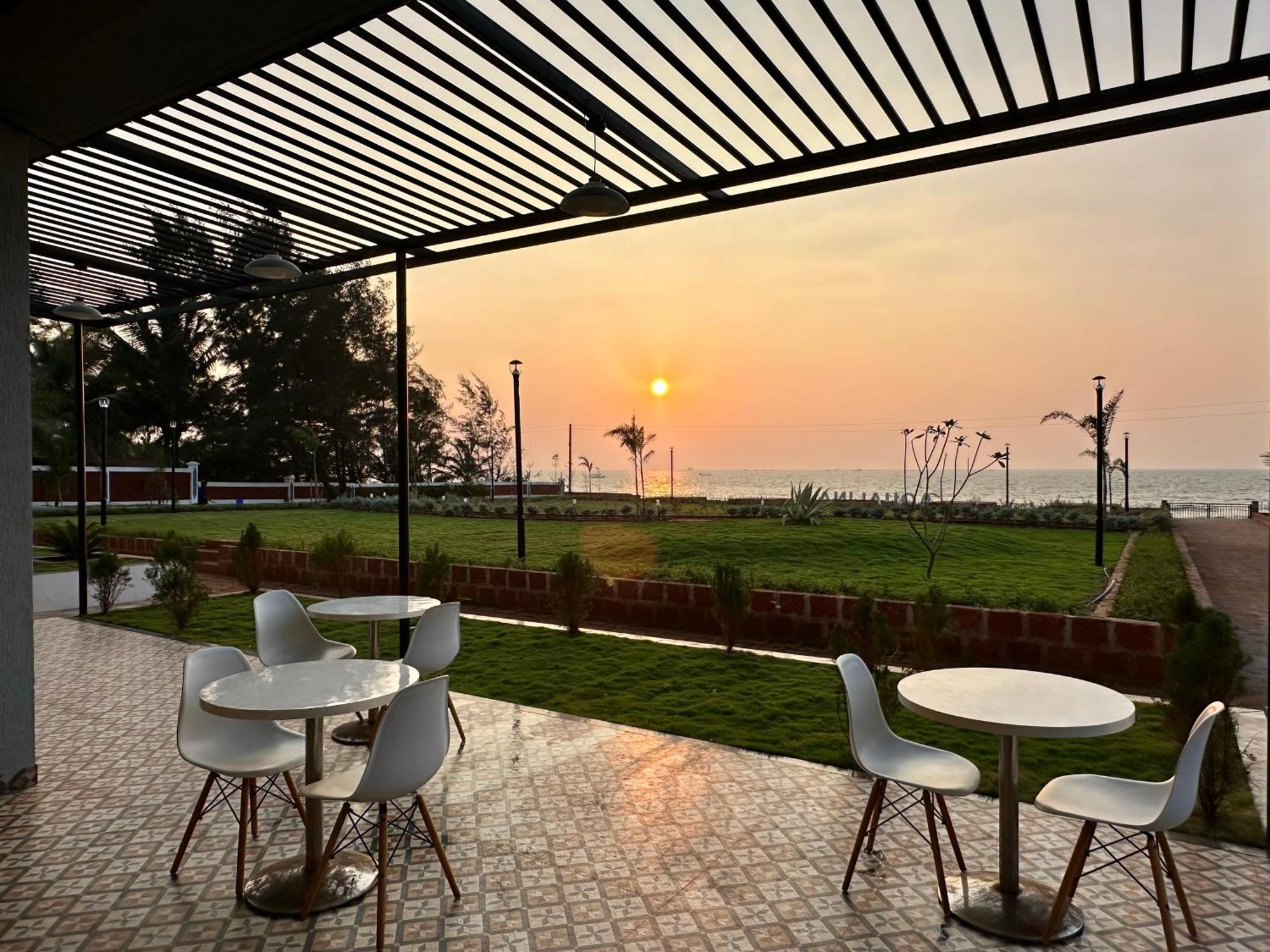 Aqualina Hotel Bhogwe Exterior foto
